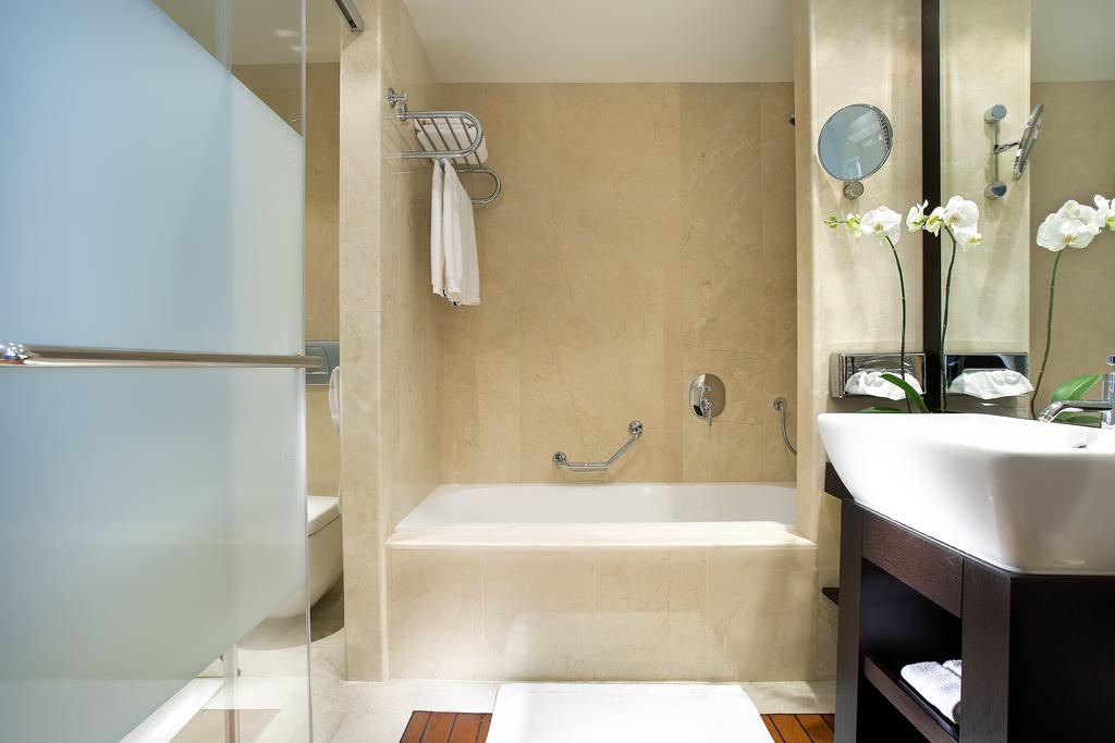 Hotel Daios Luxury Living bathroom 1.jpg