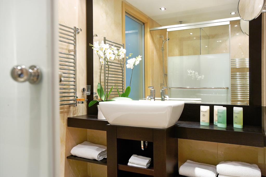 Hotel Daios Luxury Living bathroom.jpg