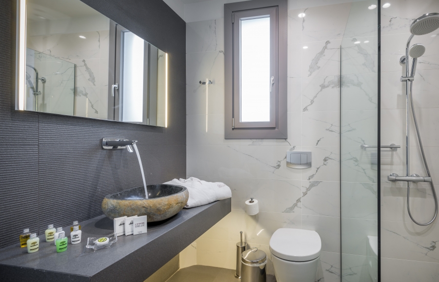 DaLuz hotel classic soba kupatilo.jpg