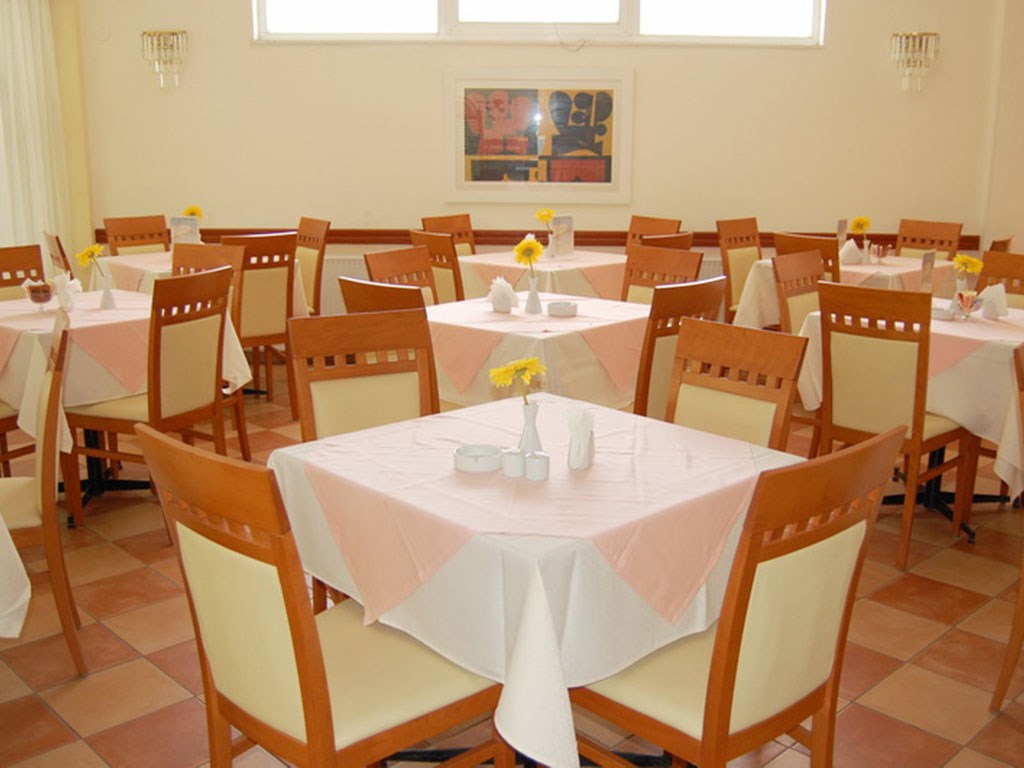 Hotel Danae restaurant.jpeg