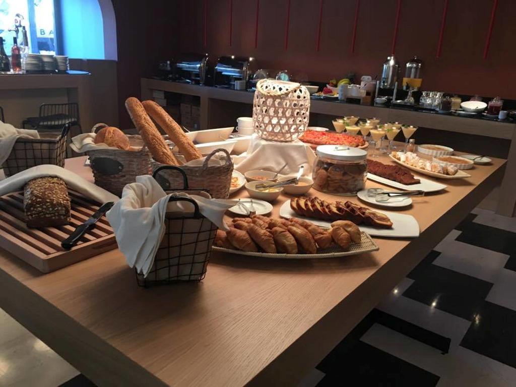 Hotel Aenos restourant.jpg