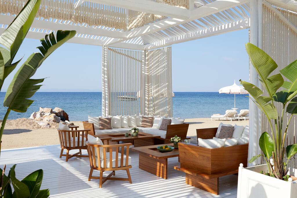 Hotel danai Beach Resort beach bar 1.jpg