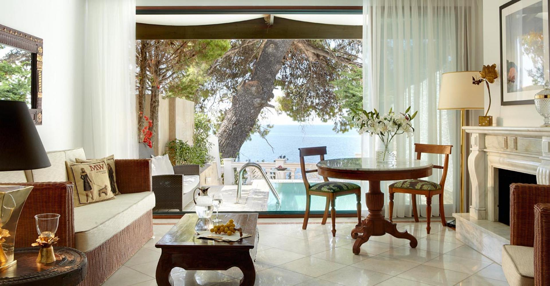 Hotel danai Beach Resort executive pool suite.jpg
