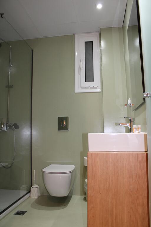 Hotel Dassia Beach bathroom 1.jpg