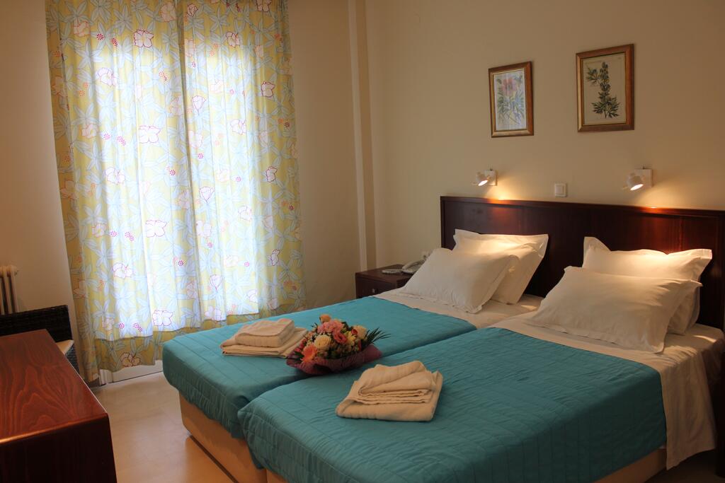 Hotel Dassia Beach double room 2.jpg