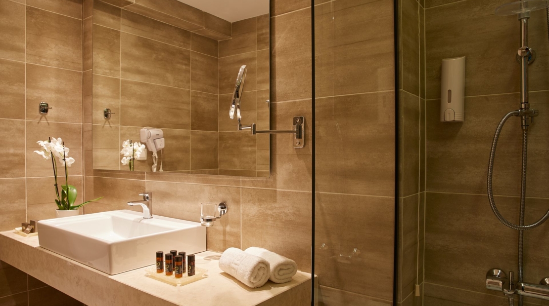 Hotel Delfinia bathroom.jpg