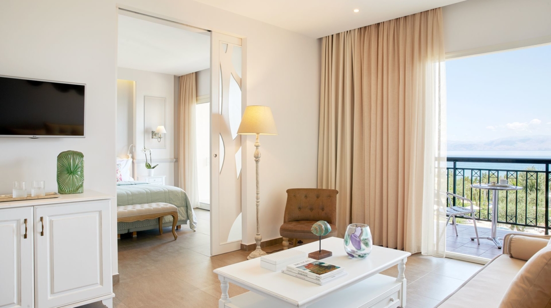 Hotel Delfinia executive suite 1.jpg