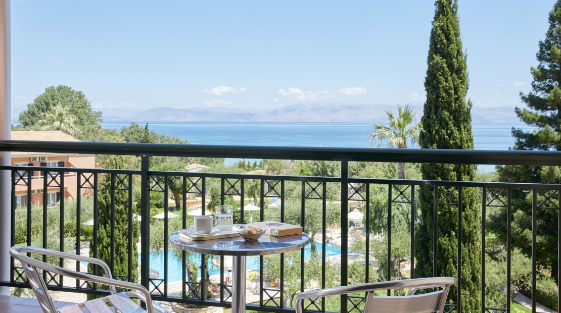 Hotel Delfinia executive suite balcony.jpg
