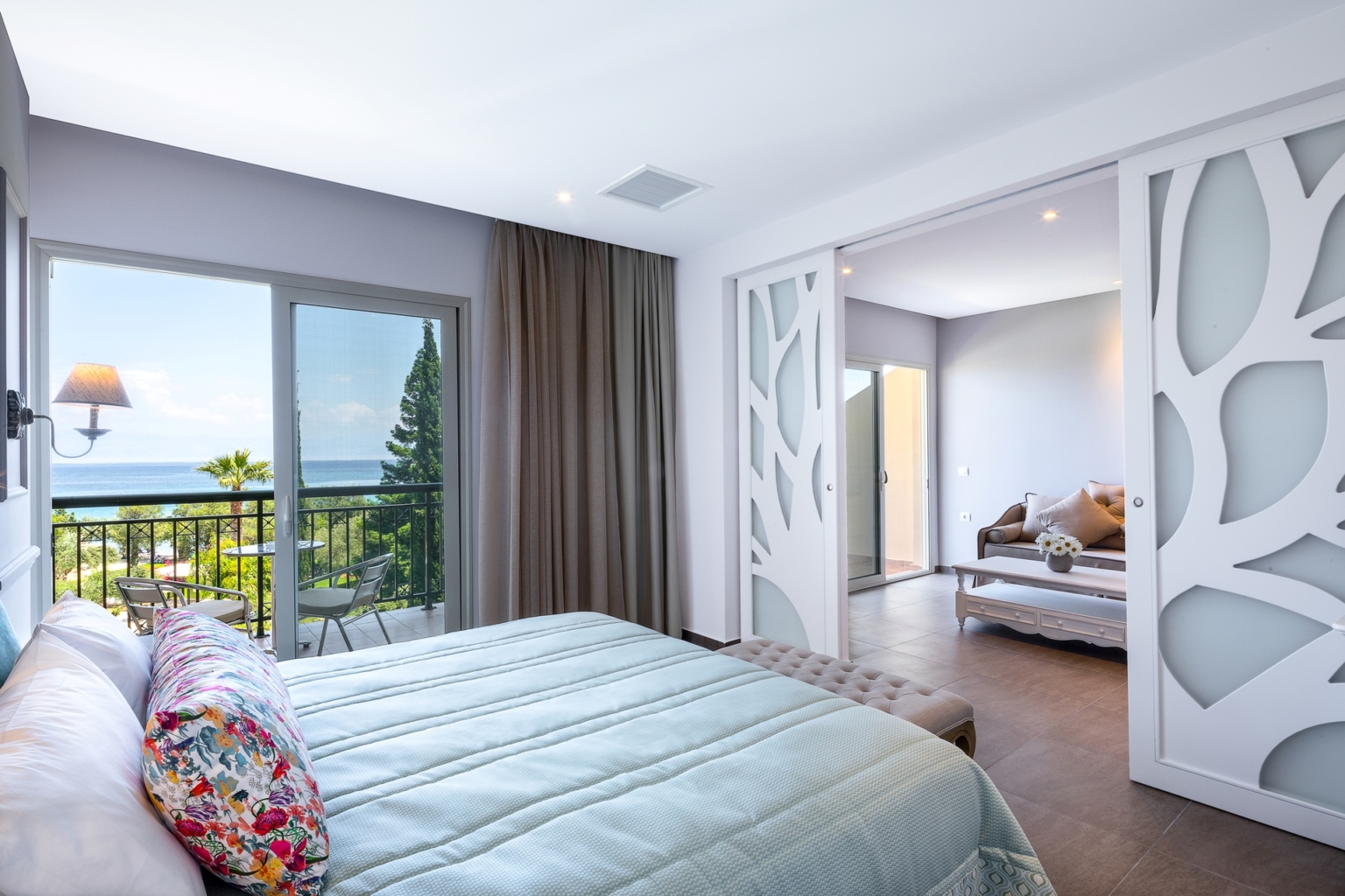 Hotel Delfinia executive suite.jpg