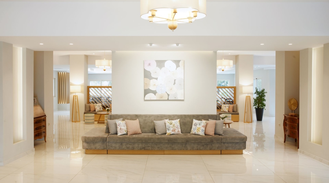 Hotel Delfinia lobby.jpg