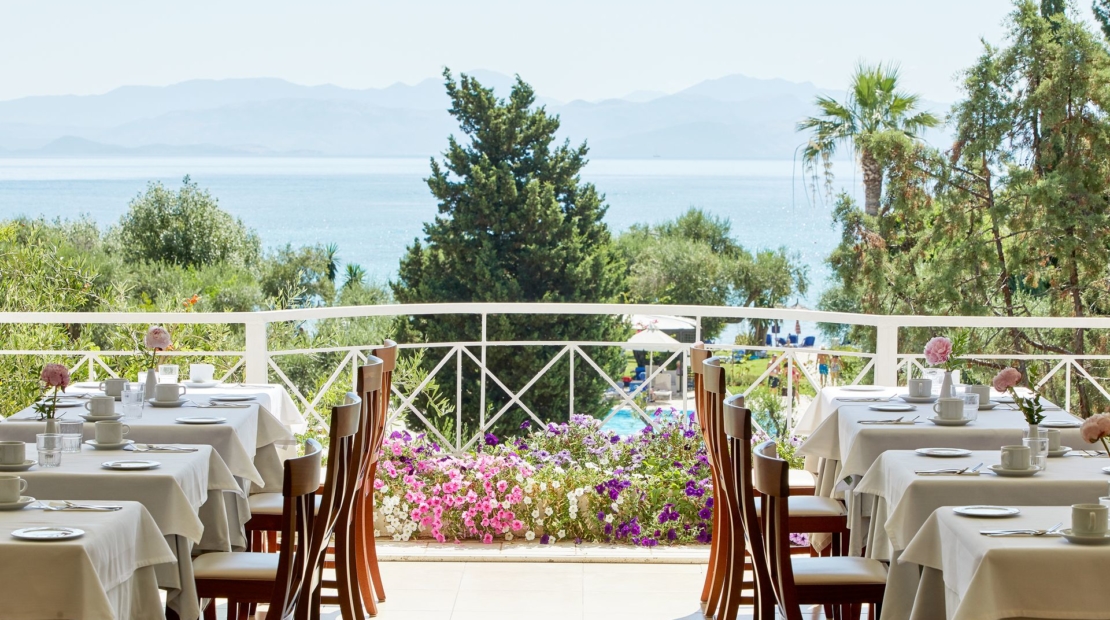 Hotel Delfinia restaurant.jpg