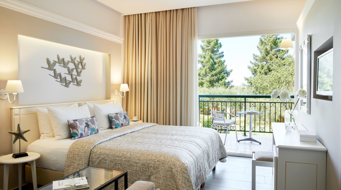 Hotel Delfinia superior double room garden view 1.jpg