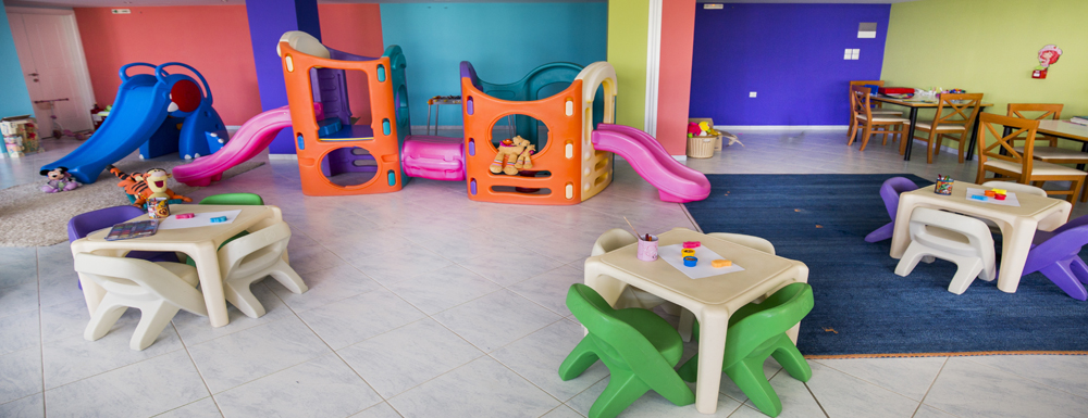 Hotel Delphi Beach kids room.jpg