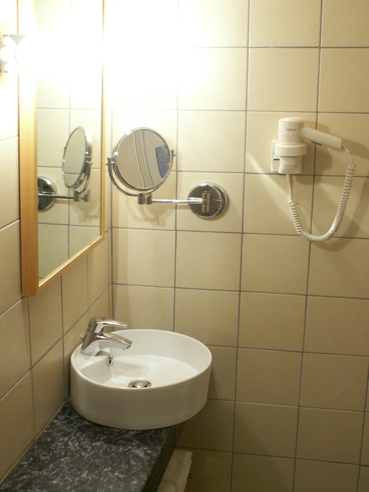 Despotiko Apartment Hotel _ Suites  deluxe apartman kupatilo.jpg