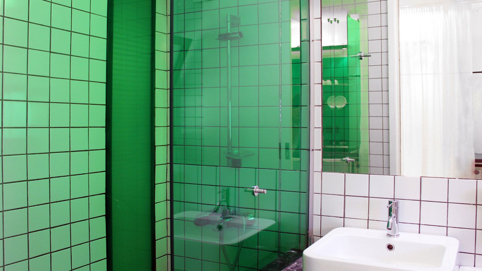 Despotiko Apartment Hotel _ Suites  deluxe green apartman kupatilo.jpg