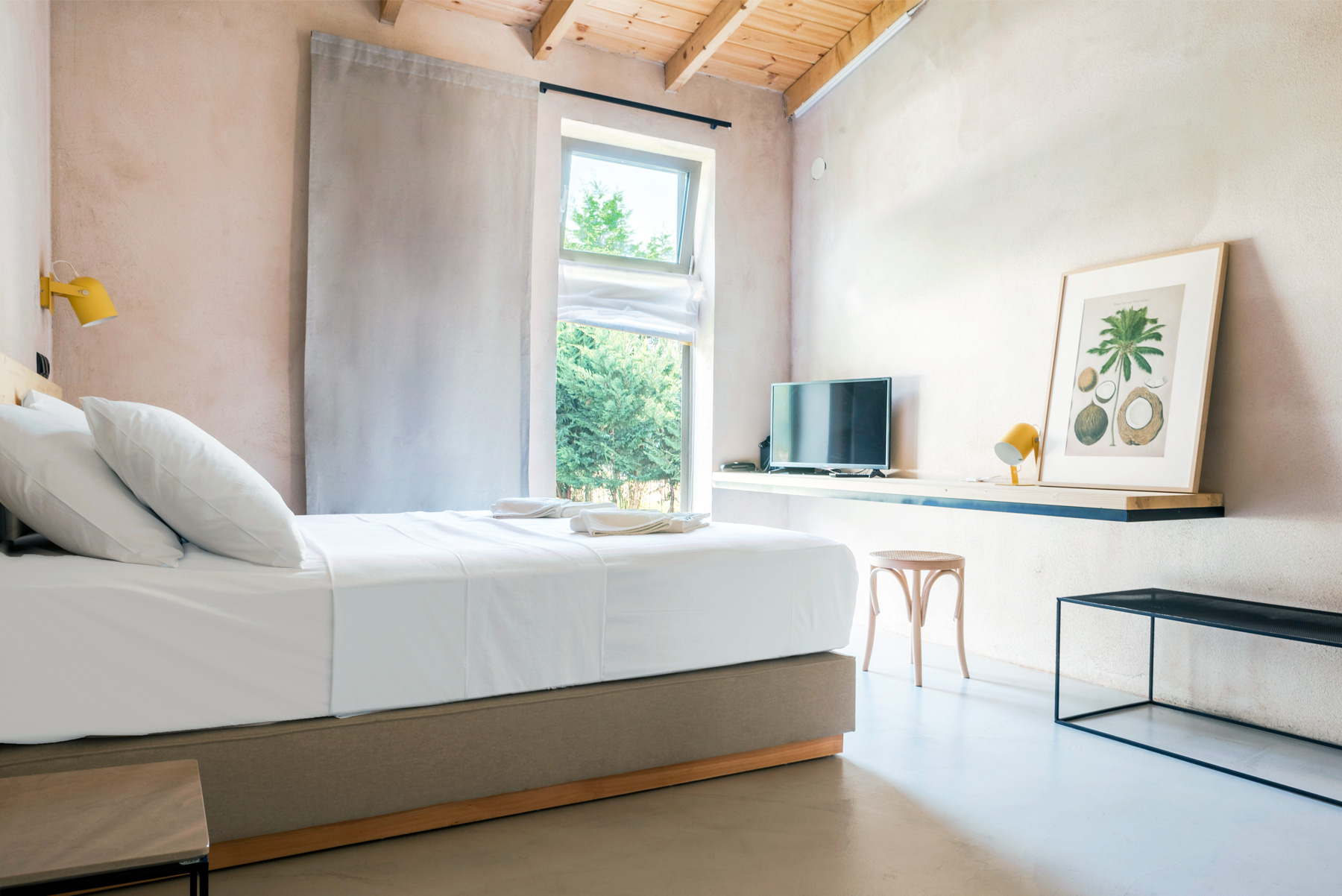 Despotiko Apartment Hotel _ Suites  eco friendly villa spavaća soba 1  .jpg