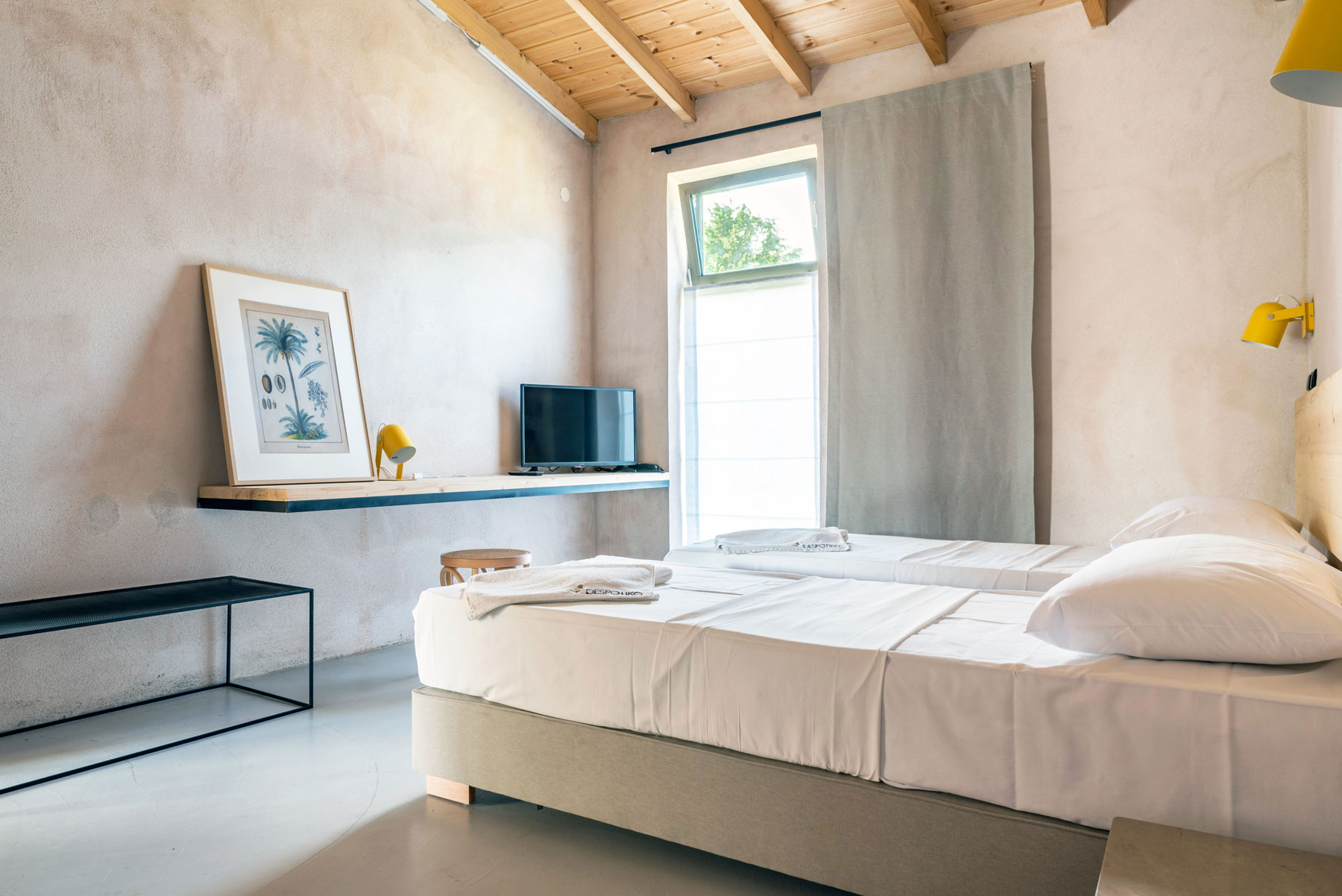 Despotiko Apartment Hotel _ Suites  eco friendly villa spavaća soba 2  .jpg