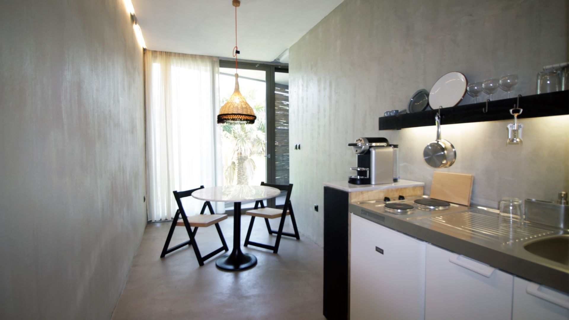 Despotiko Apartment Hotel _ Suites  grand eco friendly suite kuhinja  .jpg