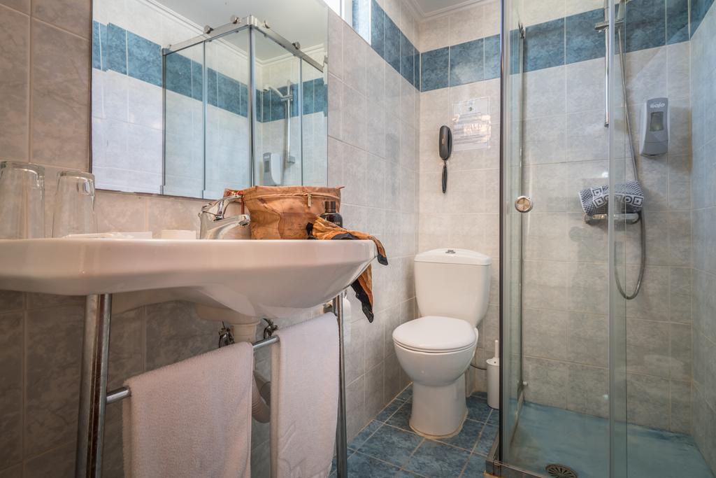 Hotel Diana bathroom.jpg