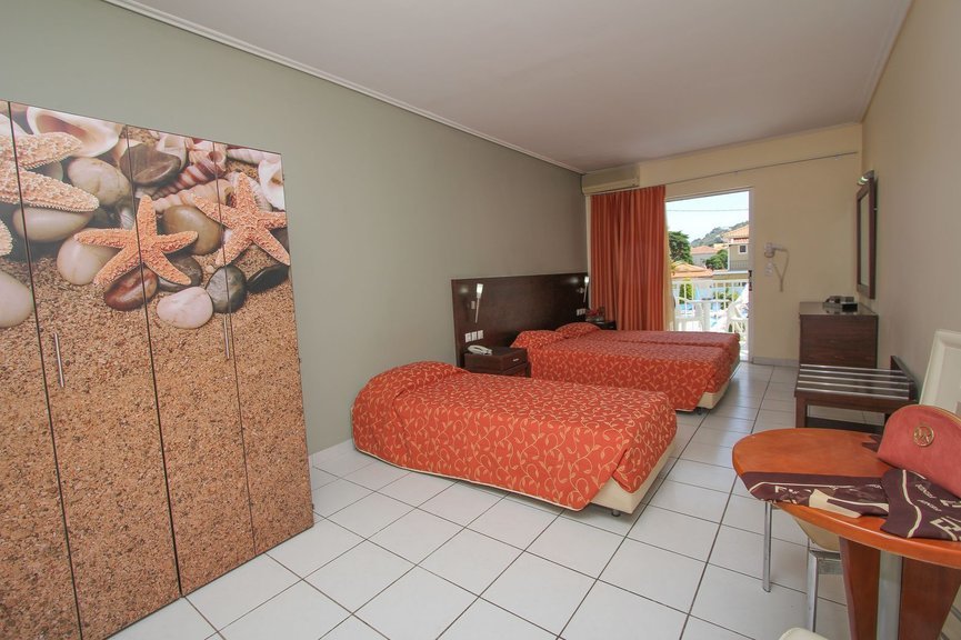 Hotel Diana Palace comfort room.jpeg