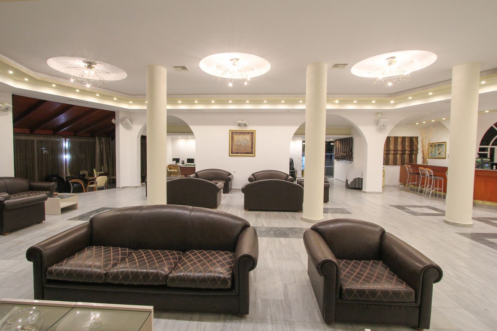 Hotel Diana Palace lobby.jpeg