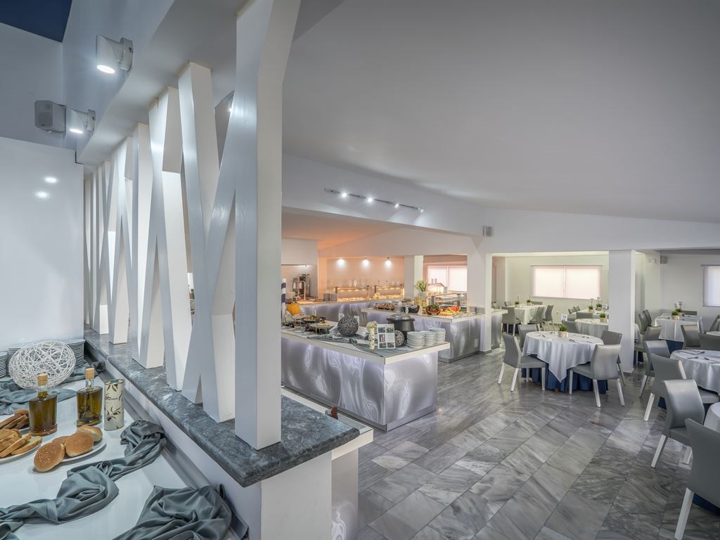 Hotel Diana Palace restaurant.jpeg