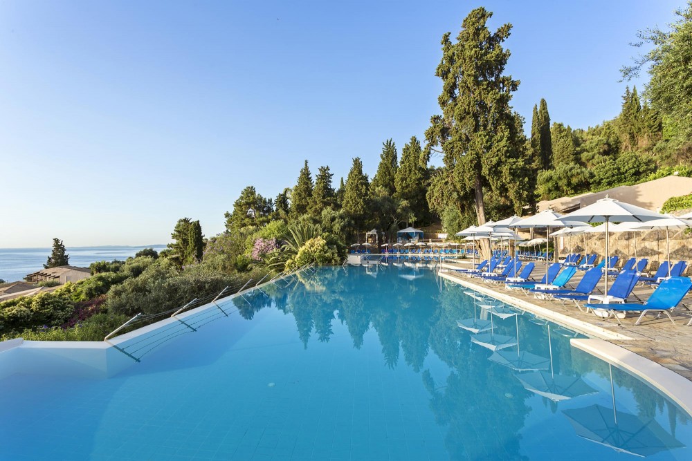 Aeolos Beach Resort jedan od bazen.jpg