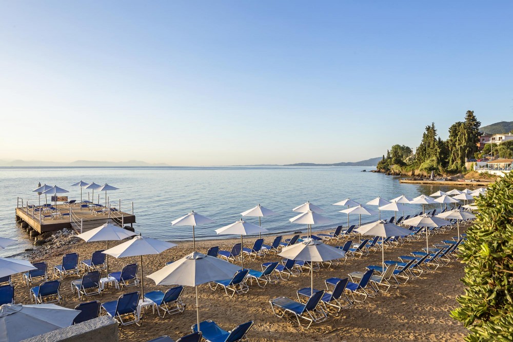 Aeolos Beach Resort plaža.jpg