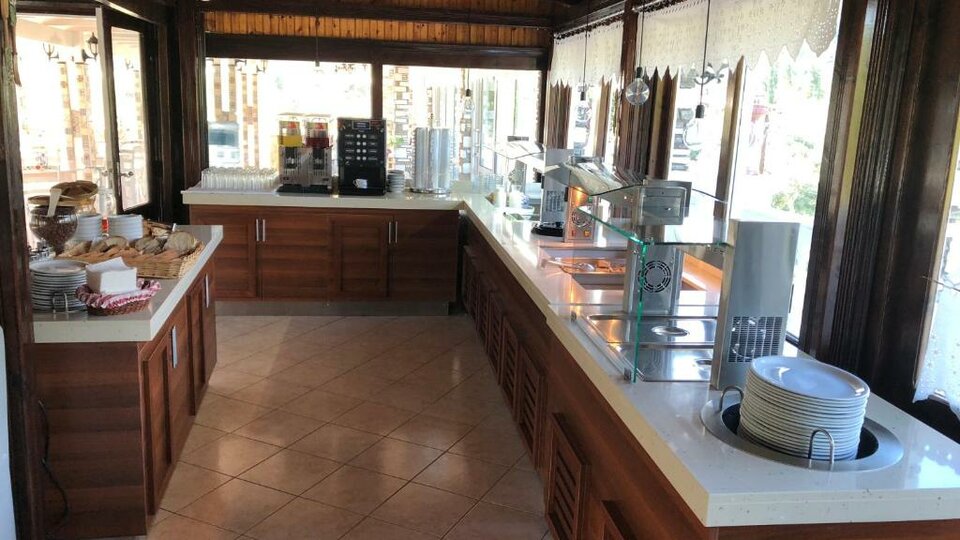 Hotel Diaporos - buffet.jpg