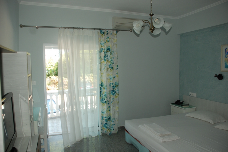 Hotel Diaporos - deluxe soba.jpg