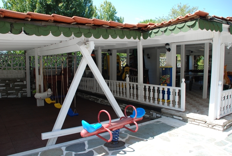 Hotel Diaporos - dečje igralište.jpg