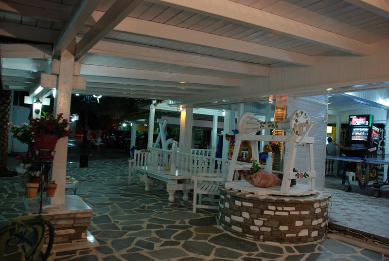 Hotel Diaporos - garden bar.jpg