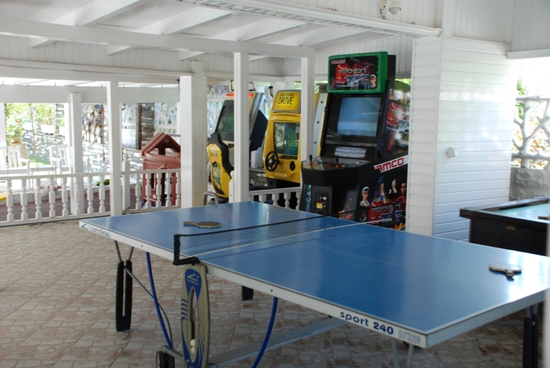 Hotel Diaporos - playground.jpg