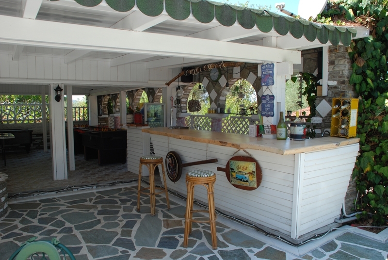 Hotel diaporos - bar i igraonica.jpg
