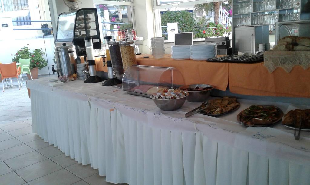 Hotel Dimitra restaurant.jpg