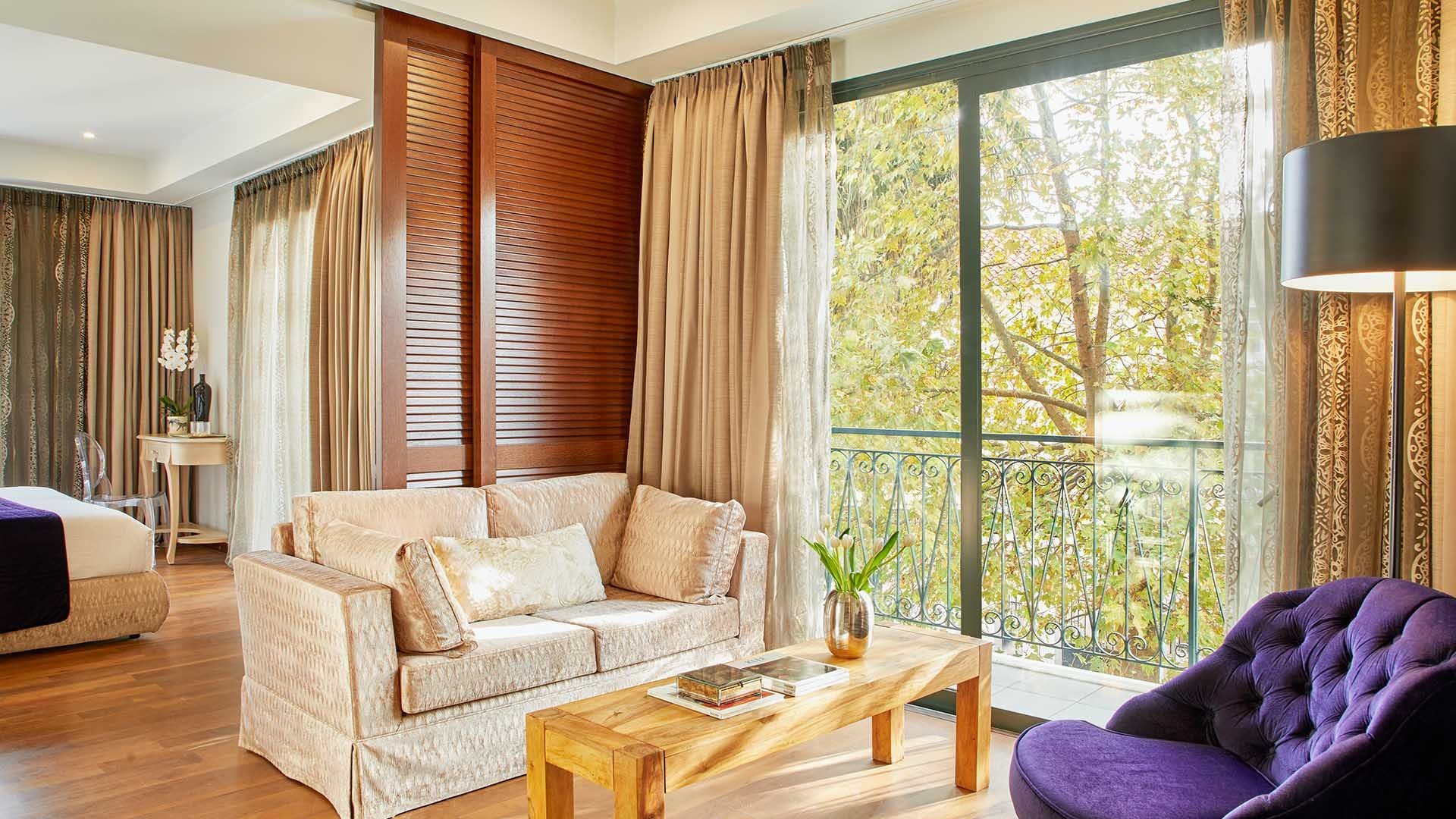Hotel Dioni Boutique deluxe suite 1.jpg