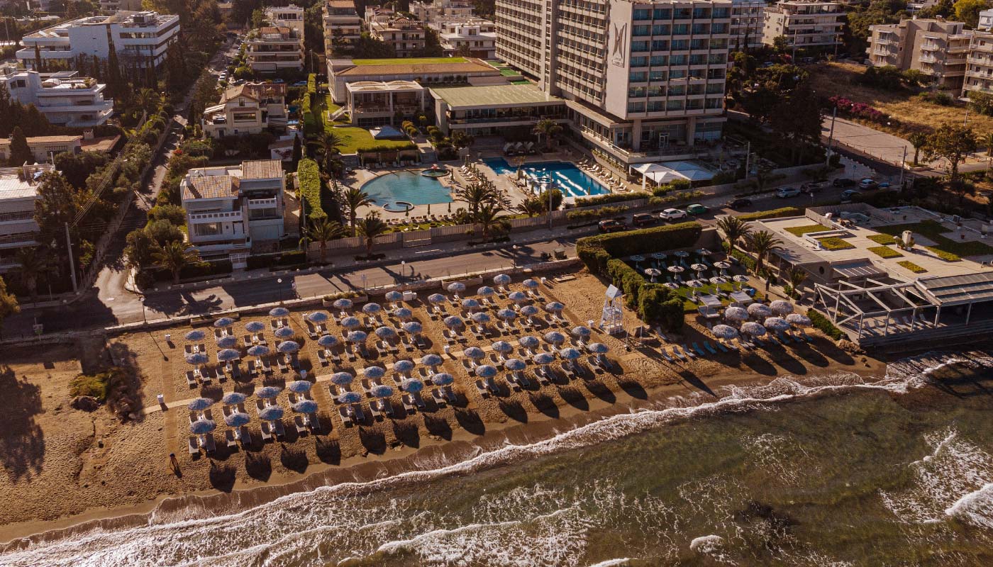 Hotel Divani Apollon Palace beach.jpg