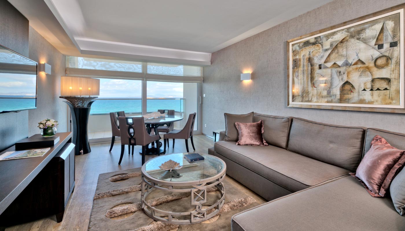 Hotel Divani Apollon Palace deluxe suite 1.jpg