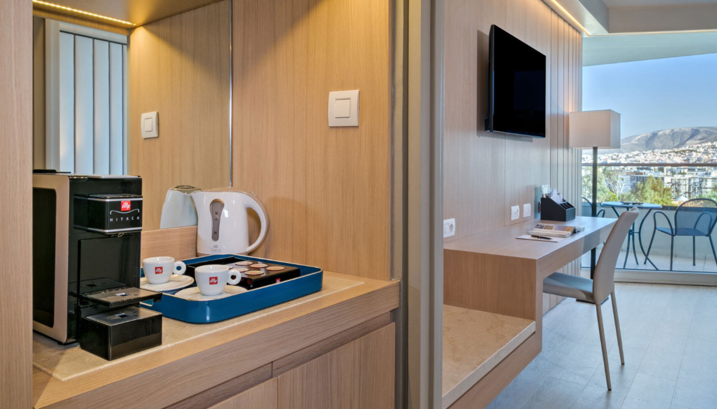 Hotel Divani Apollon Palace executive room 1.jpg