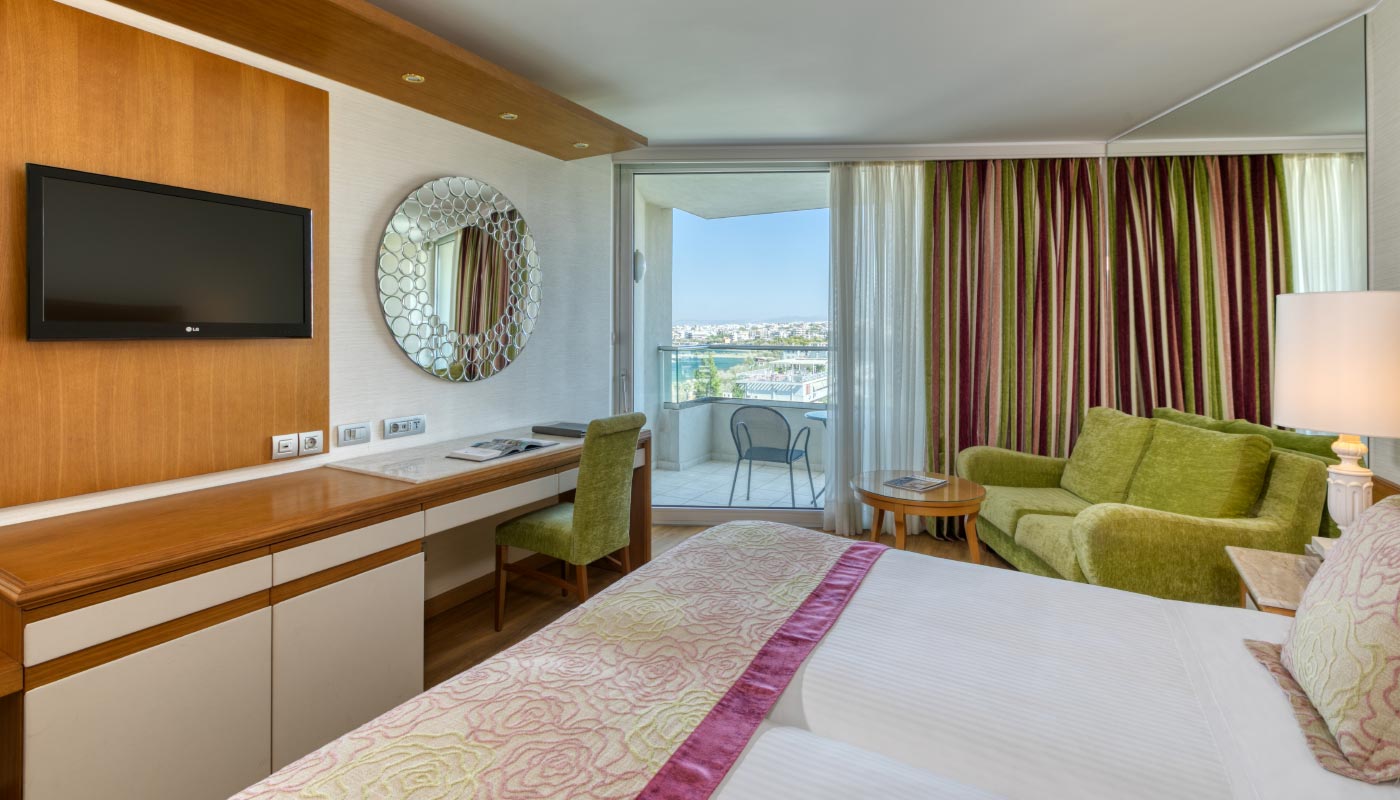 Hotel Divani Apollon Palace superior room 1.jpg