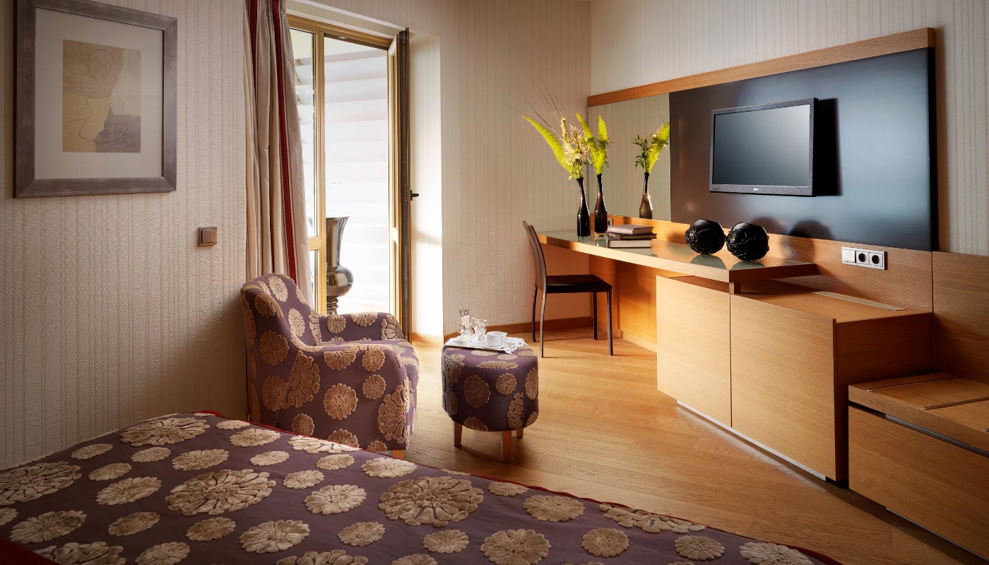 Hotel Divani Apollon Suites superior room 1.jpg