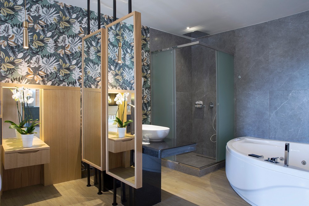 Hotel Dolce Attica Riviera Villa Aphrodite 3.jpg