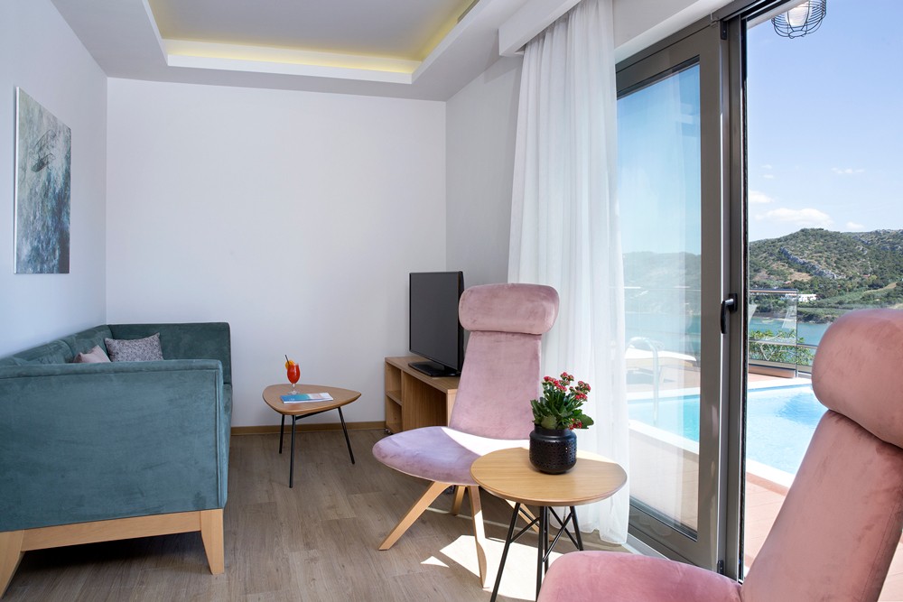 Hotel Dolce Attica Riviera Villa Artemis 1.jpg