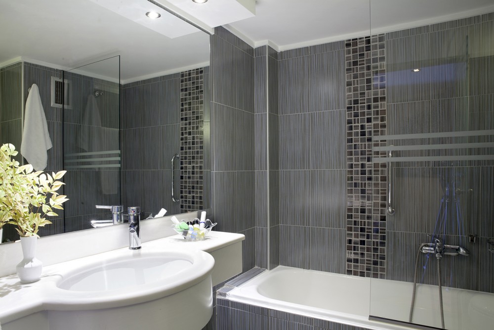 Hotel Dolce Attica Riviera bathroom 1.jpg