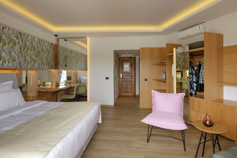 Hotel Dolce Attica Riviera junior suite sea view.jpg