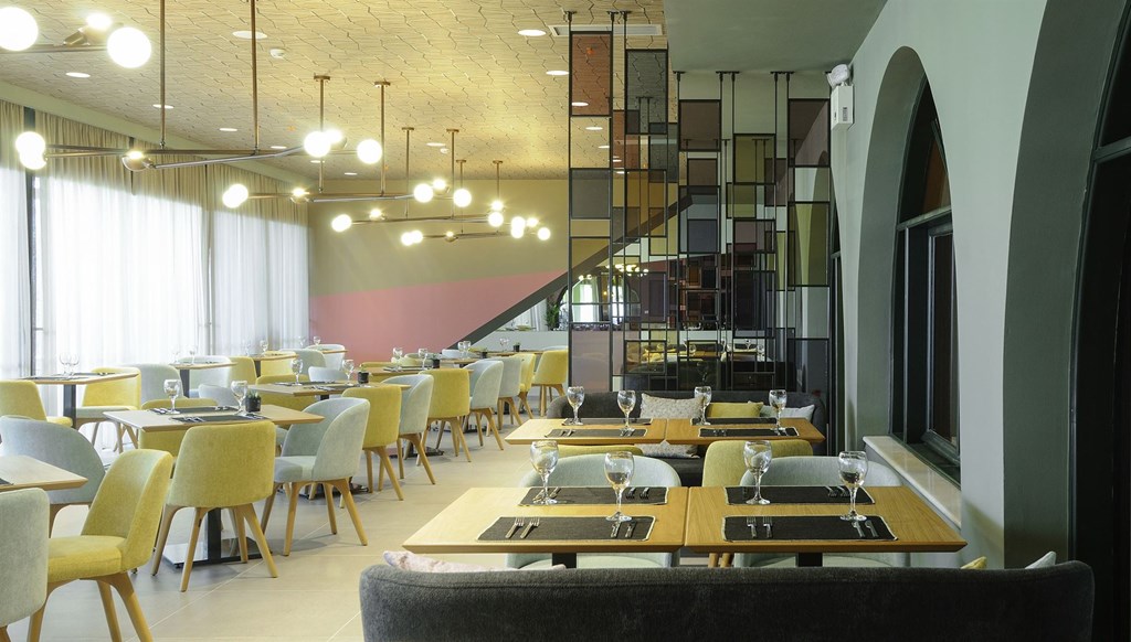 Hotel Dolce Attica Riviera restaurant.jpg