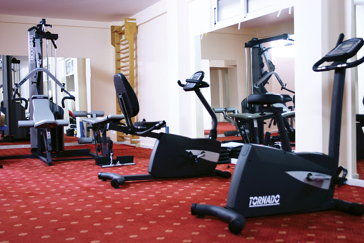 Hotel Dolphin Resort gym.jpg