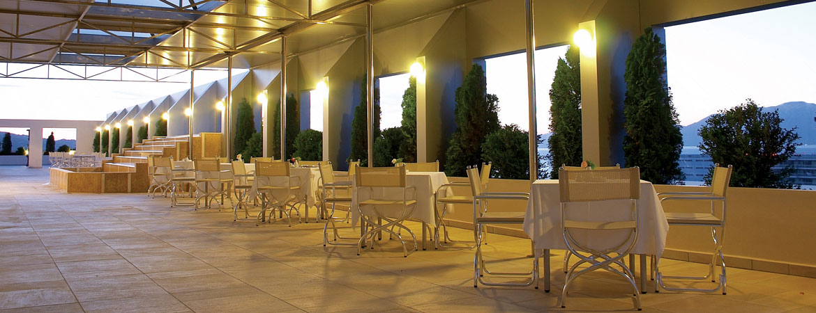 Hotel Dolphin Resort restaurant.jpg