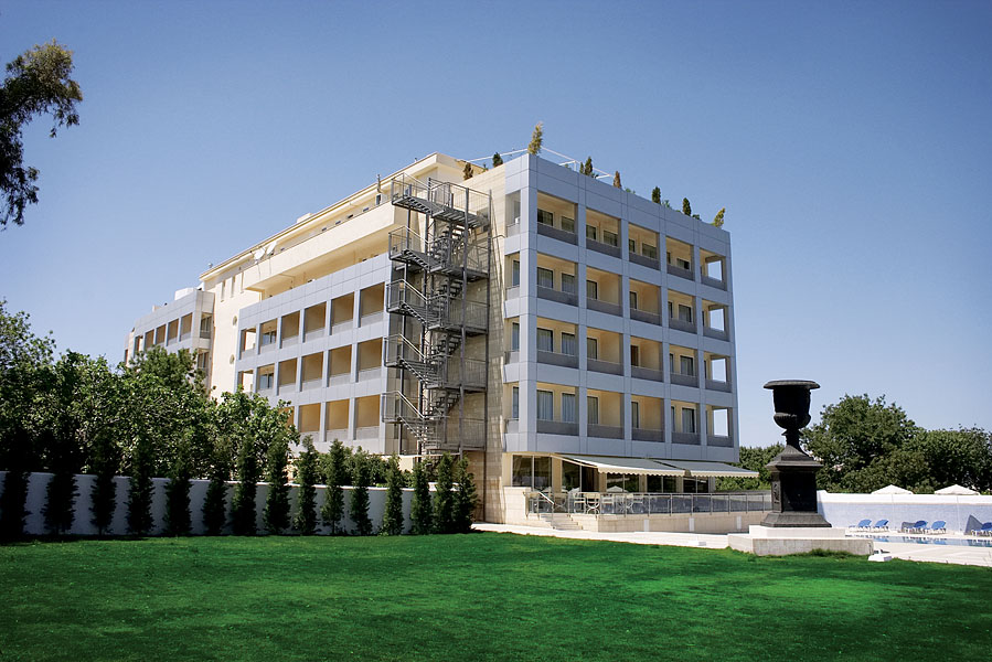 Hotel Dolphin Resort.jpg