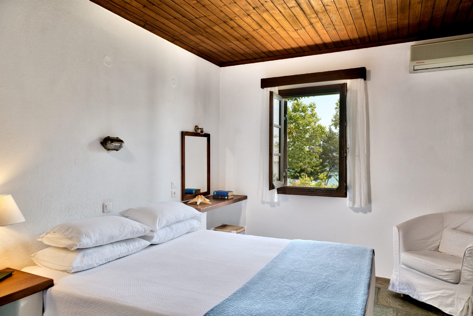 Aeolos Horefto hotel apartman spavaća soba.jpg